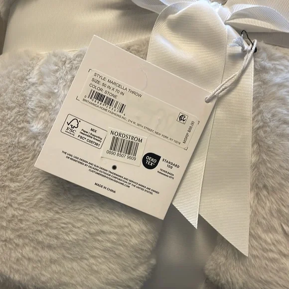UGG Marcella Stone Throw Blanket NWT Faux Fur White Gray - Picture 5 of 10